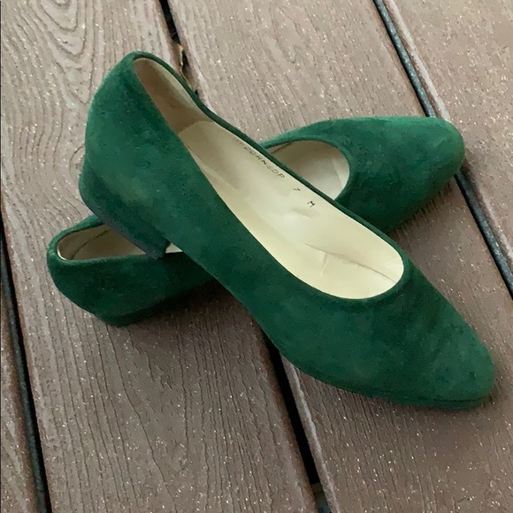 Saks Fifth Avenue Shoes - SAKS FIFTH AVENUE emerald green suede flats 7